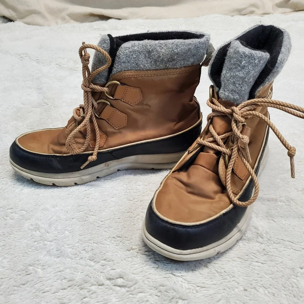 Sorel Explorer Carnival Tan‎ Gray Fuzzy Waterproof Boots Women 7.5 Cozy Winter